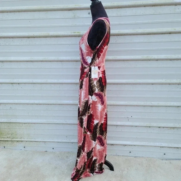 NWT IRIS Feather Print Sleveless MAXI DRESS Two SLITs Jersey Stretch sz M - Picture 6 of 14